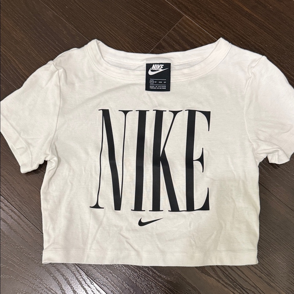 Women’s Crop Nike Top